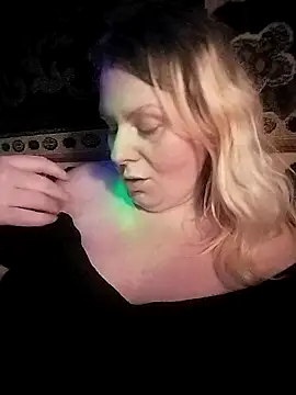 Snapshot of Lana-murr chatting on November 16, 5:51 pm Lana-murr online show from November 16, 5:51 pm