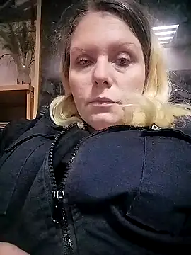 Snapshot of Lana-murr chatting on December 3, 7:34 pm Lana-murr online show from December 3, 7:34 pm