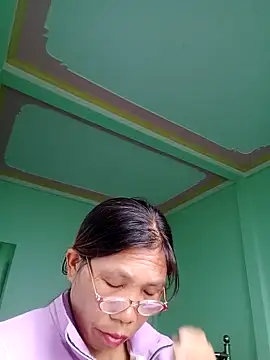 Snapshot of bella-la chatting on November 1, 7:10 am bella-la online show from November 1, 7:10 am