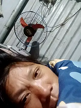 Snapshot of bella-la chatting on November 29, 10:57 pm bella-la online show from November 29, 10:57 pm