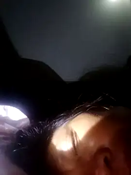 Snapshot of bella-la chatting on December 1, 9:20 pm bella-la online show from December 1, 9:20 pm