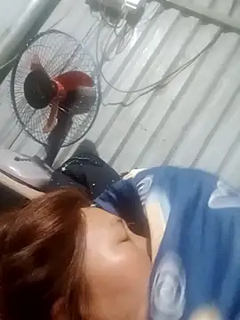 bella-la online show from January 18, 11:41 pm