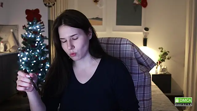 Snapshot of girl_u_never_met chatting on December 15, 6:01 pm girl u never met online show from December 15, 6:01 pm