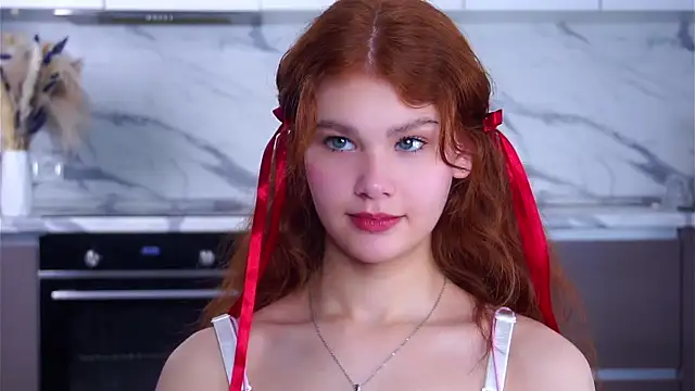 YettaCalabria online show from December 16, 12:10 pm