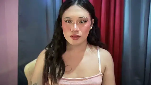 Snapshot of untouchable_mia chatting on November 17, 11:43 pm untouchable mia online show from November 17, 11:43 pm