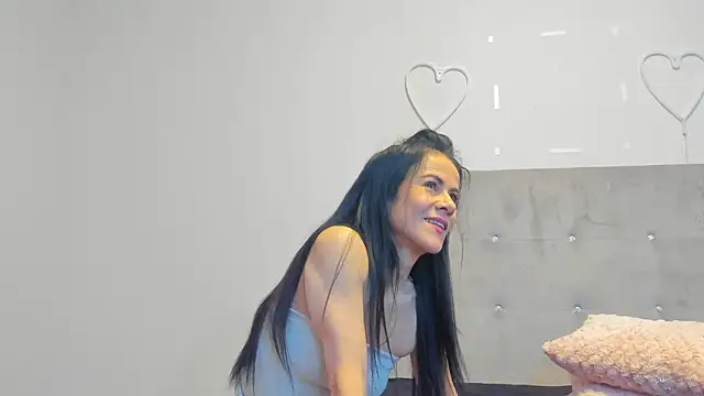 Snapshot of brianaflynt chatting on January 12, 7:52 pm brianaflynt online show from January 12, 7:52 pm