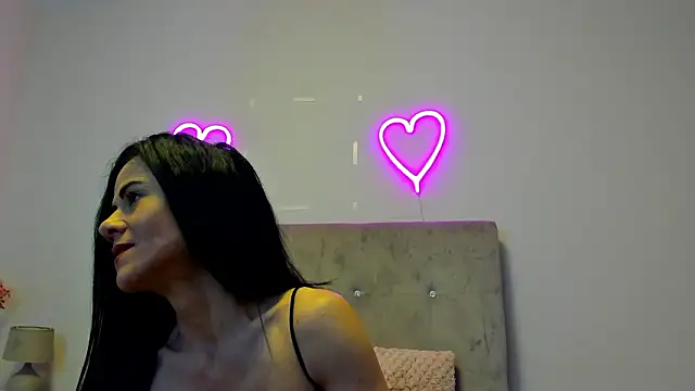 Snapshot of brianaflynt chatting on January 31, 7:56 pm brianaflynt online show from January 31, 7:56 pm