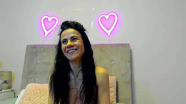 Snapshot of brianaflynt chatting on February 1, 7:45 pm brianaflynt online show from February 1, 7:45 pm