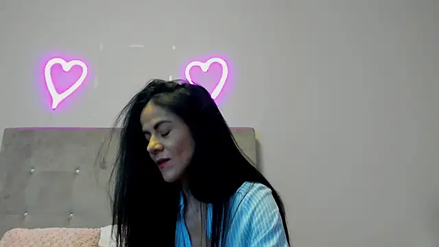 Snapshot of brianaflynt chatting on February 6, 8:23 pm brianaflynt online show from February 6, 8:23 pm