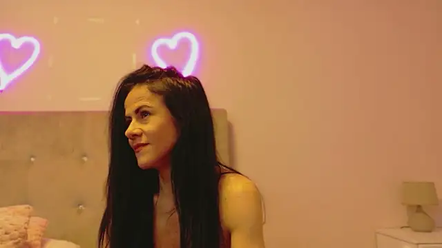 Snapshot of brianaflynt chatting on February 8, 7:06 pm brianaflynt online show from February 8, 7:06 pm