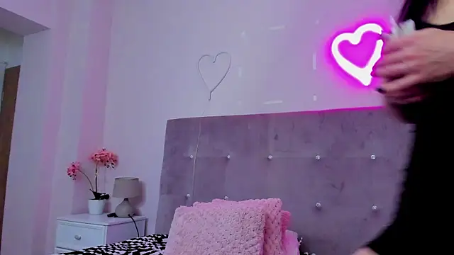 Snapshot of brianaflynt chatting on February 20, 7:36 pm brianaflynt online show from February 20, 7:36 pm