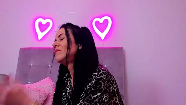 Snapshot of brianaflynt chatting on February 27, 7:36 pm brianaflynt online show from February 27, 7:36 pm