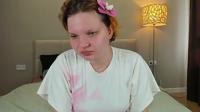 babyyullii online show from June 12, 1:48 am