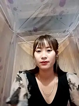 Snapshot of Em_xinh01 chatting on November 1, 10:06 am Em xinh01 online show from November 1, 10:06 am