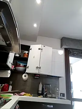 Piediniecollant online show from February 11, 11:15 am