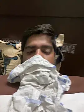 Snapshot of Vanshmahajann chatting on December 14, 3:39 pm Vanshmahajann online show from December 14, 3:39 pm