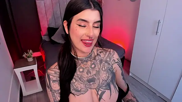 Snapshot of mia_jagger chatting on June 13, 3:37 am mia jagger online show from June 13, 3:37 am