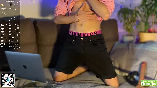 Snapshot of Kevin_Dooo chatting on October 29, 5:53 am Kevin Dooo online show from October 29, 5:53 am