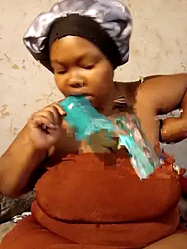 Snapshot of 3bigcuteness chatting on November 15, 12:45 pm 3bigcuteness online show from November 15, 12:45 pm