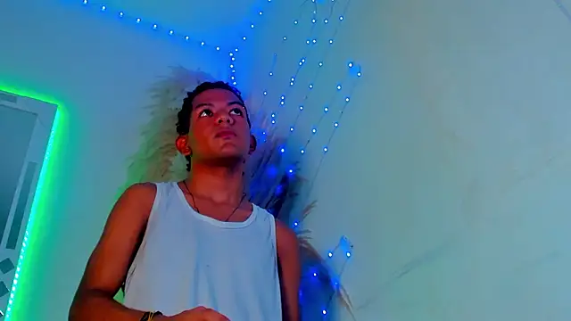 Snapshot of wild_best chatting on November 10, 7:57 pm wild best online show from November 10, 7:57 pm