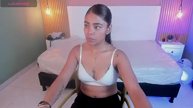 Snapshot of SoffiaDams2 chatting on November 2, 11:56 am SoffiaDams2 online show from November 2, 11:56 am