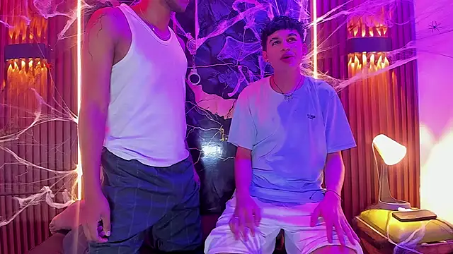 Snapshot of Kings_and_Secrets chatting on October 29, 5:53 am Kings and Secrets online show from October 29, 5:53 am