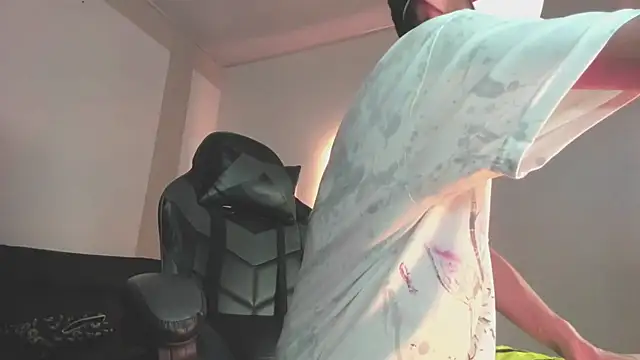 Snapshot of Senpai_Lover chatting on November 27, 8:11 pm Senpai Lover online show from November 27, 8:11 pm