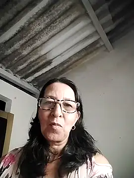 Snapshot of MaryHottiee chatting on December 3, 1:46 am MaryHottiee online show from December 3, 1:46 am