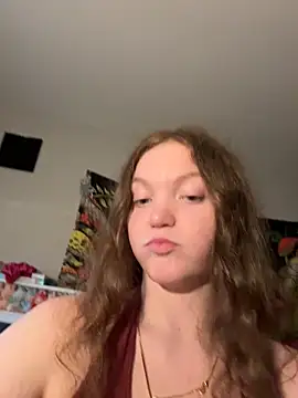 Snapshot of stonerbaby chatting on October 31, 10:00 pm stonerbaby online show from October 31, 10:00 pm