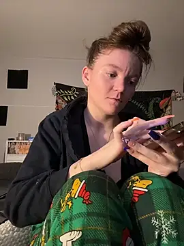 Snapshot of stonerbaby chatting on February 2, 4:00 am stonerbaby online show from February 2, 4:00 am