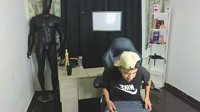 Latin Duo13 online show from February 10, 11:25 am