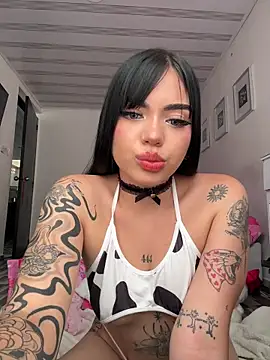 VioletEvanzz online show from November 27, 2:30 pm