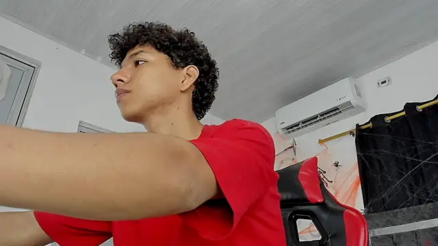 Maximiliano Khalil online show from November 2, 8:44 pm