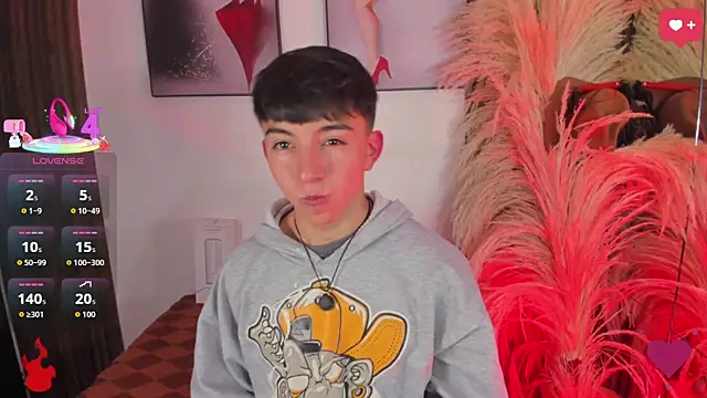 Snapshot of joji_Spencer chatting on December 15, 8:13 pm joji Spencer online show from December 15, 8:13 pm