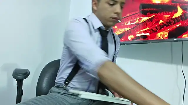 Mike Fetiche online show from November 17, 3:23 am