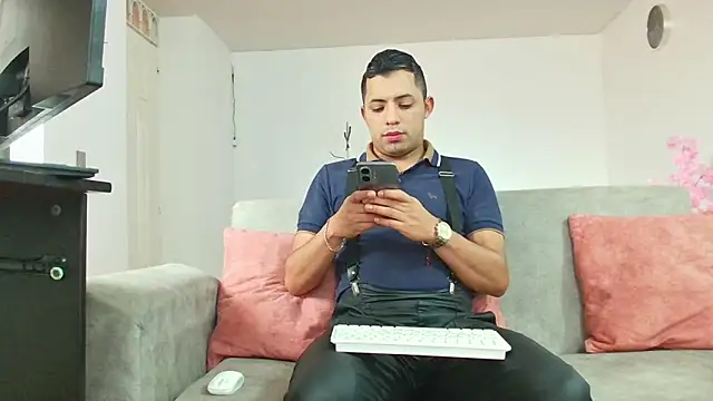 Mike Fetiche online show from February 3, 12:54 pm