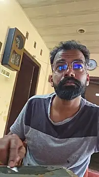 Snapshot of nithinrr chatting on December 18, 4:18 am nithinrr online show from December 18, 4:18 am