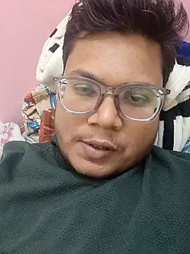 Snapshot of playboy210600 chatting on December 17, 1:50 pm playboy210600 online show from December 17, 1:50 pm