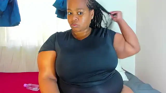 Snapshot of ThickLeeyanaXX chatting on June 25, 7:02 am ThickLeeyanaXX online show from June 25, 7:02 am