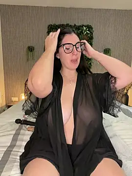 Snapshot of MysteryGirl__ chatting on November 20, 9:09 am MysteryGirl online show from November 20, 9:09 am