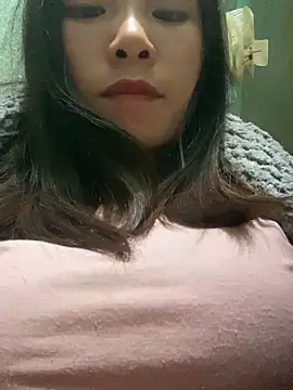 Snapshot of Elysia-007 chatting on December 18, 2:12 pm Elysia-007 online show from December 18, 2:12 pm