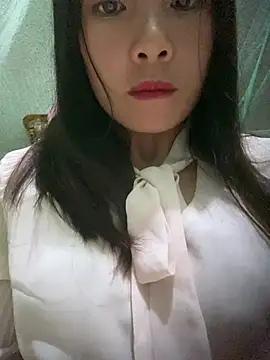 Snapshot of Elysia-007 chatting on January 18, 1:20 am Elysia-007 online show from January 18, 1:20 am