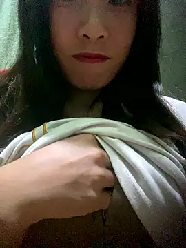 Snapshot of Elysia-007 chatting on January 19, 12:42 pm Elysia-007 online show from January 19, 12:42 pm