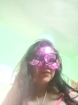 Snapshot of LOVE__RANI chatting on December 14, 4:29 am LOVE RANI online show from December 14, 4:29 am