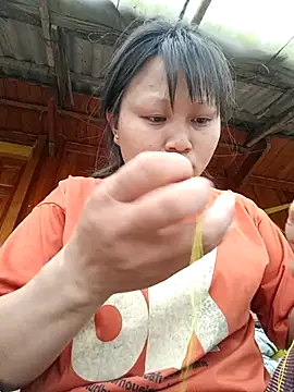 yoyo-mi online show from May 8, 12:16 am