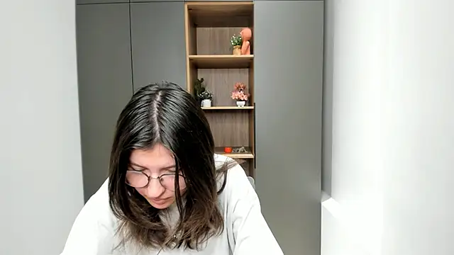 Snapshot of VickieChantos chatting on October 29, 4:48 am VickieChantos online show from October 29, 4:48 am