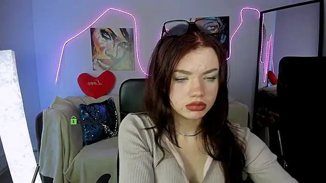 isabel wave online show from February 6, 1:14 pm