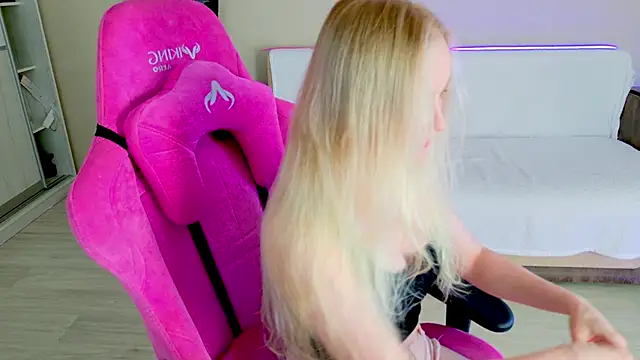 Shawty Mia online show from June 20, 1:03 pm