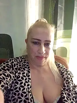 Snapshot of Esenia505 chatting on November 29, 12:30 pm Esenia505 online show from November 29, 12:30 pm