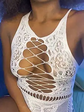 Snapshot of milarain chatting on November 16, 6:02 pm milarain online show from November 16, 6:02 pm